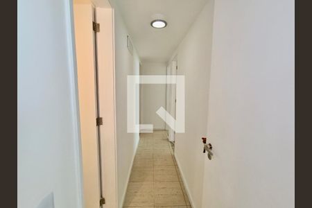 Corredor  de apartamento para alugar com 3 quartos, 110m² em Copacabana, Rio de Janeiro