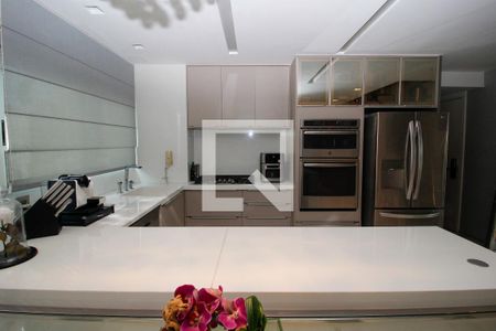 Apartamento à venda com 186m², 2 quartos e 3 vagas Apartamento à venda com 186m², 2 quartos e 3 vagasSala