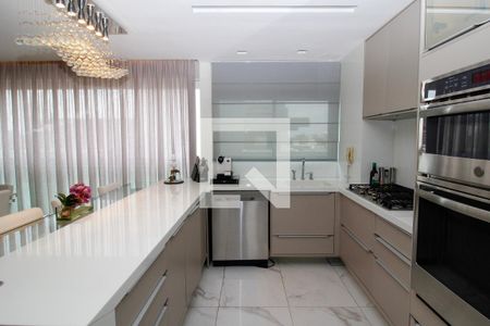 Apartamento à venda com 186m², 2 quartos e 3 vagas Apartamento à venda com 186m², 2 quartos e 3 vagasSala