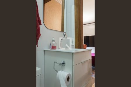 Casa à venda com 125m², 3 quartos e 3 vagas Casa à venda com 125m², 3 quartos e 3 vagasBanheiro da Suíte de Serviço