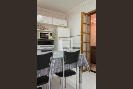 Casa à venda com 125m², 3 quartos e 3 vagas Casa à venda com 125m², 3 quartos e 3 vagasCozinha