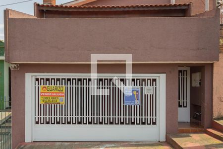 Casa à venda com 125m², 3 quartos e 3 vagas Casa à venda com 125m², 3 quartos e 3 vagasFachada