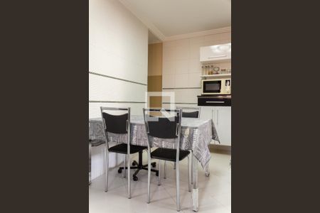 Casa à venda com 125m², 3 quartos e 3 vagas Casa à venda com 125m², 3 quartos e 3 vagasCozinha