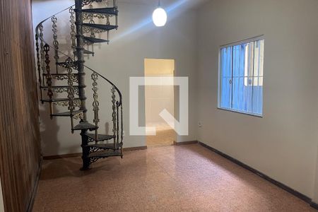 Sala de casa para alugar com 2 quartos, 59m² em Vila Flavia, Duque de Caxias