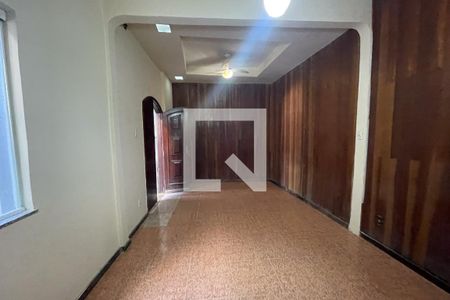 Sala de casa para alugar com 2 quartos, 59m² em Vila Flavia, Duque de Caxias