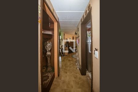 Casa à venda com 170m², 4 quartos e 3 vagas Casa à venda com 170m², 4 quartos e 3 vagasCorredor