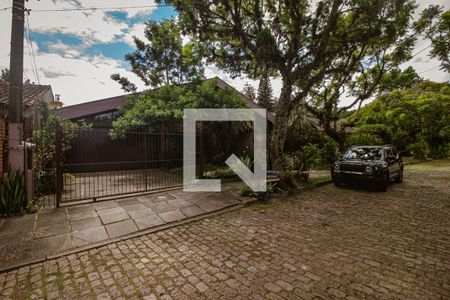 Casa à venda com 170m², 4 quartos e 3 vagas Casa à venda com 170m², 4 quartos e 3 vagasFachada