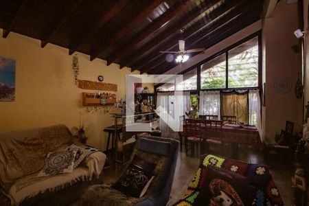 Casa à venda com 170m², 4 quartos e 3 vagas Casa à venda com 170m², 4 quartos e 3 vagasSala 2