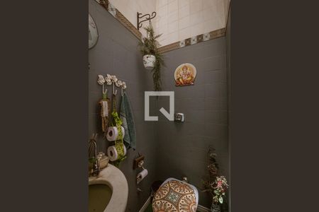 Casa à venda com 170m², 4 quartos e 3 vagas Casa à venda com 170m², 4 quartos e 3 vagasBanheiro 2