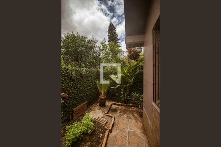 Casa à venda com 170m², 4 quartos e 3 vagas Casa à venda com 170m², 4 quartos e 3 vagasQuintal