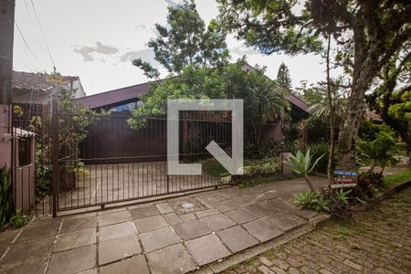 Casa à venda com 170m², 4 quartos e 3 vagas Casa à venda com 170m², 4 quartos e 3 vagasFachada