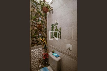 Casa à venda com 170m², 4 quartos e 3 vagas Casa à venda com 170m², 4 quartos e 3 vagasBanheiro 2