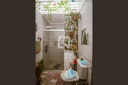 Casa à venda com 170m², 4 quartos e 3 vagas Casa à venda com 170m², 4 quartos e 3 vagasBanheiro 2