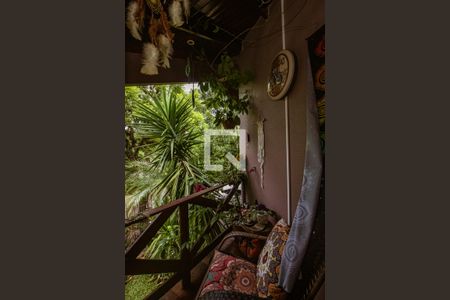 Casa à venda com 170m², 4 quartos e 3 vagas Casa à venda com 170m², 4 quartos e 3 vagasVaranda