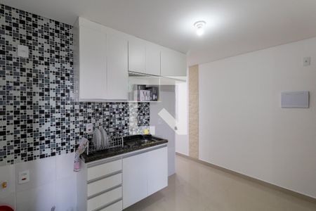 Sala e Cozinha  de apartamento para alugar com 2 quartos, 45m² em Jardim Helena, São Paulo