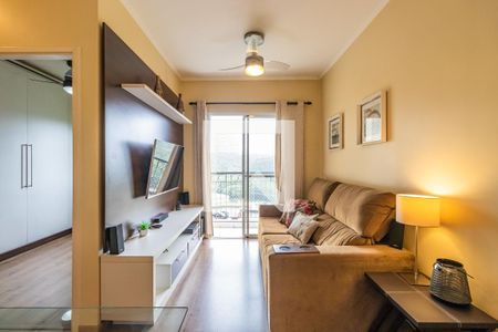 Sala de apartamento à venda com 2 quartos, 55m² em Jardim Tupanci, Barueri