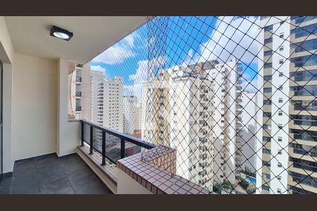 Varanda de apartamento para alugar com 4 quartos, 243m² em Pompeia, São Paulo