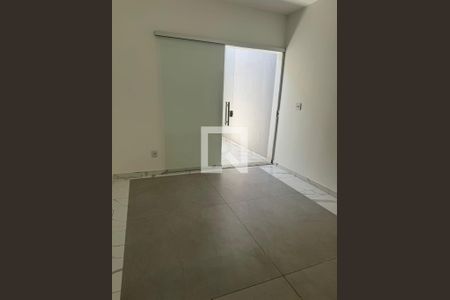 Quarto de casa para alugar com 2 quartos, 60m² em Novo Progresso, Contagem