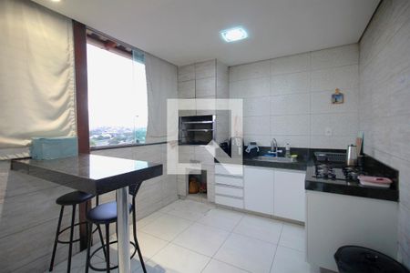 Sala 2 de apartamento à venda com 3 quartos, 180m² em Santa Tereza, Belo Horizonte