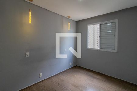 Suíte  de apartamento para alugar com 3 quartos, 48m² em Jardim Cocaia, Guarulhos