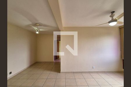 Sala de apartamento para alugar com 2 quartos, 58m² em Barra da Tijuca, Rio de Janeiro