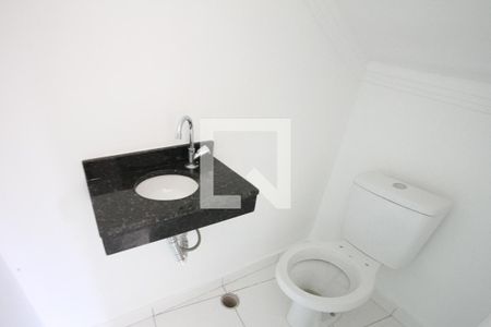 Lavabo de casa para alugar com 1 quarto, 43m² em Jardim Iva, São Paulo