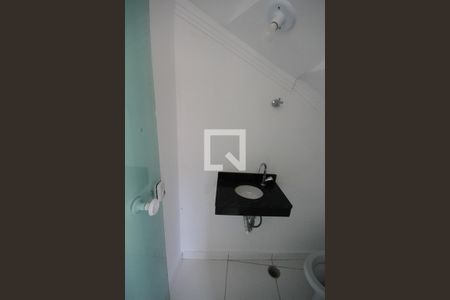 Lavabo de casa para alugar com 1 quarto, 43m² em Jardim Iva, São Paulo