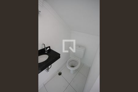 Lavabo de casa para alugar com 1 quarto, 43m² em Jardim Iva, São Paulo