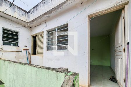Casa à venda com 172m², 2 quartos e 2 vagas Casa à venda com 172m², 2 quartos e 2 vagasEdícula 2