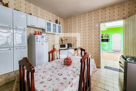 Casa à venda com 172m², 2 quartos e 2 vagas Casa à venda com 172m², 2 quartos e 2 vagasCozinha