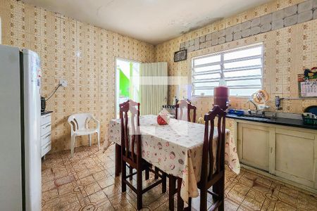 Casa à venda com 172m², 2 quartos e 2 vagas Casa à venda com 172m², 2 quartos e 2 vagasCozinha