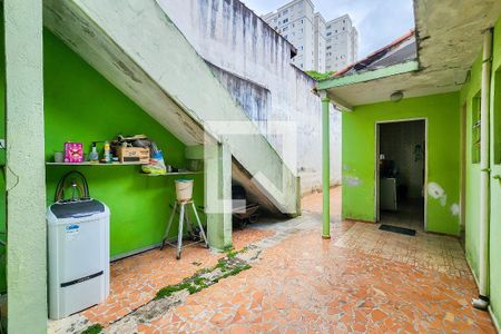 Casa à venda com 172m², 2 quartos e 2 vagas Casa à venda com 172m², 2 quartos e 2 vagasQuintal
