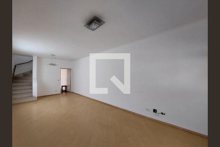 Sala de casa para alugar com 3 quartos, 140m² em Vila São Paulo, São Paulo