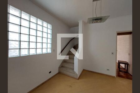 Sala de casa para alugar com 3 quartos, 140m² em Vila São Paulo, São Paulo