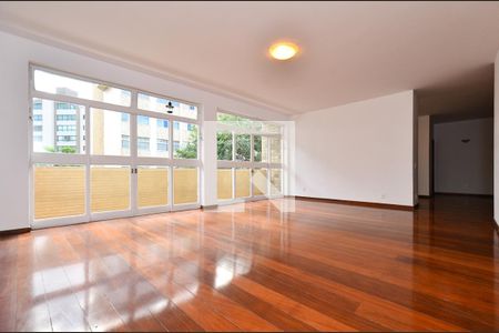 Sala de estar de apartamento para alugar com 4 quartos, 280m² em Sion, Belo Horizonte