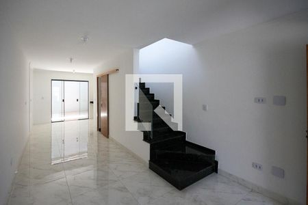 Sala de casa para alugar com 2 quartos, 104m² em Vila Antonieta, São Paulo