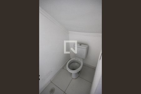 Lavabo de casa para alugar com 2 quartos, 53m² em Jardim Iva, São Paulo