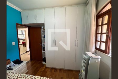 Quarto de casa à venda com 4 quartos, 200m² em Novo Eldorado, Contagem