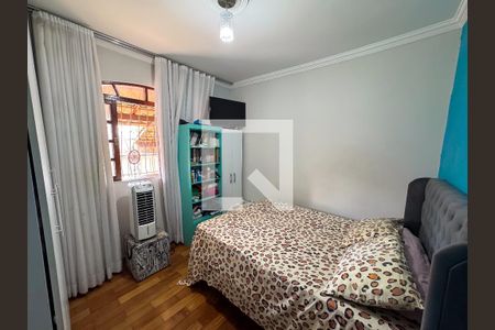 Quarto de casa à venda com 4 quartos, 200m² em Novo Eldorado, Contagem