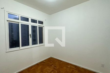 Quarto 01 de apartamento à venda com 3 quartos, 74m² em Copacabana, Rio de Janeiro