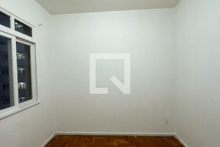 Quarto 01 de apartamento à venda com 3 quartos, 74m² em Copacabana, Rio de Janeiro