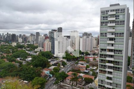 Vista da sala de apartamento à venda com 3 quartos, 210m² em Cerqueira César, São Paulo