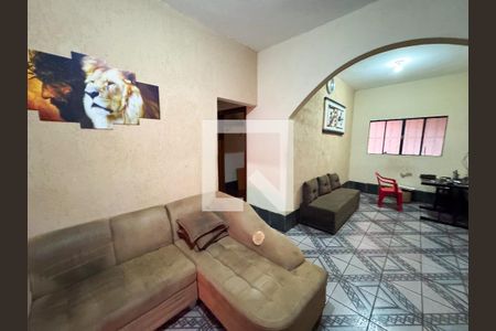 Sala de casa à venda com 3 quartos, 220m² em Cardoso, Contagem