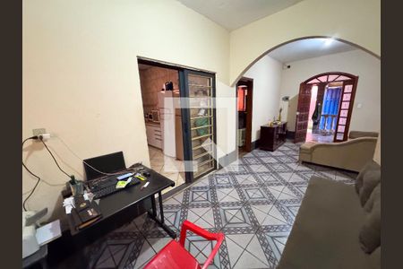 Sala de casa à venda com 3 quartos, 220m² em Cardoso, Contagem