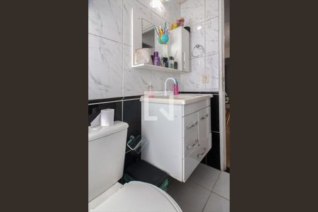 Banheiro Social de apartamento à venda com 2 quartos, 52m² em Jardim Celeste, São Paulo