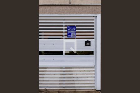 Apartamento à venda com 130m², 2 quartos e 2 vagas Apartamento à venda com 130m², 2 quartos e 2 vagasPlaca Banner Instalada na Fachada