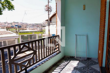 Sacada de casa à venda com 3 quartos, 271m² em Jardim das Flores, Osasco