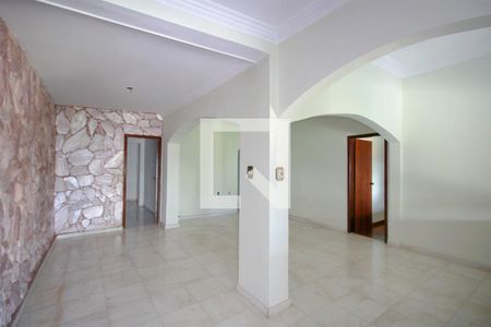 Sala de casa para alugar com 3 quartos, 217m² em Floresta, Belo Horizonte