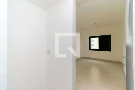 Corredor de kitnet/studio para alugar com 1 quarto, 24m² em Liberdade, São Paulo