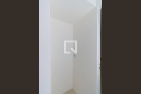 Corredor de kitnet/studio para alugar com 1 quarto, 24m² em Liberdade, São Paulo